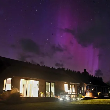 Fiordland Eco-Retreat -- Panoramic Views -- Hot Tub Villa Te Anau Exterior photo