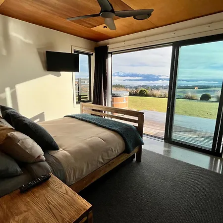 Fiordland Eco-Retreat -- Panoramic Views -- Hot Tub Villa Te Anau Exterior photo