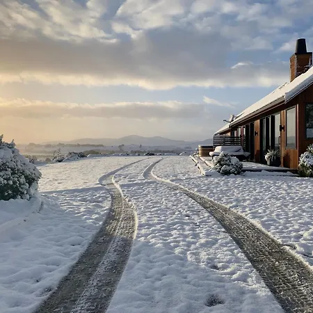 Fiordland Eco-Retreat -- Panoramic Views -- Hot Tub Villa Te Anau Exterior photo
