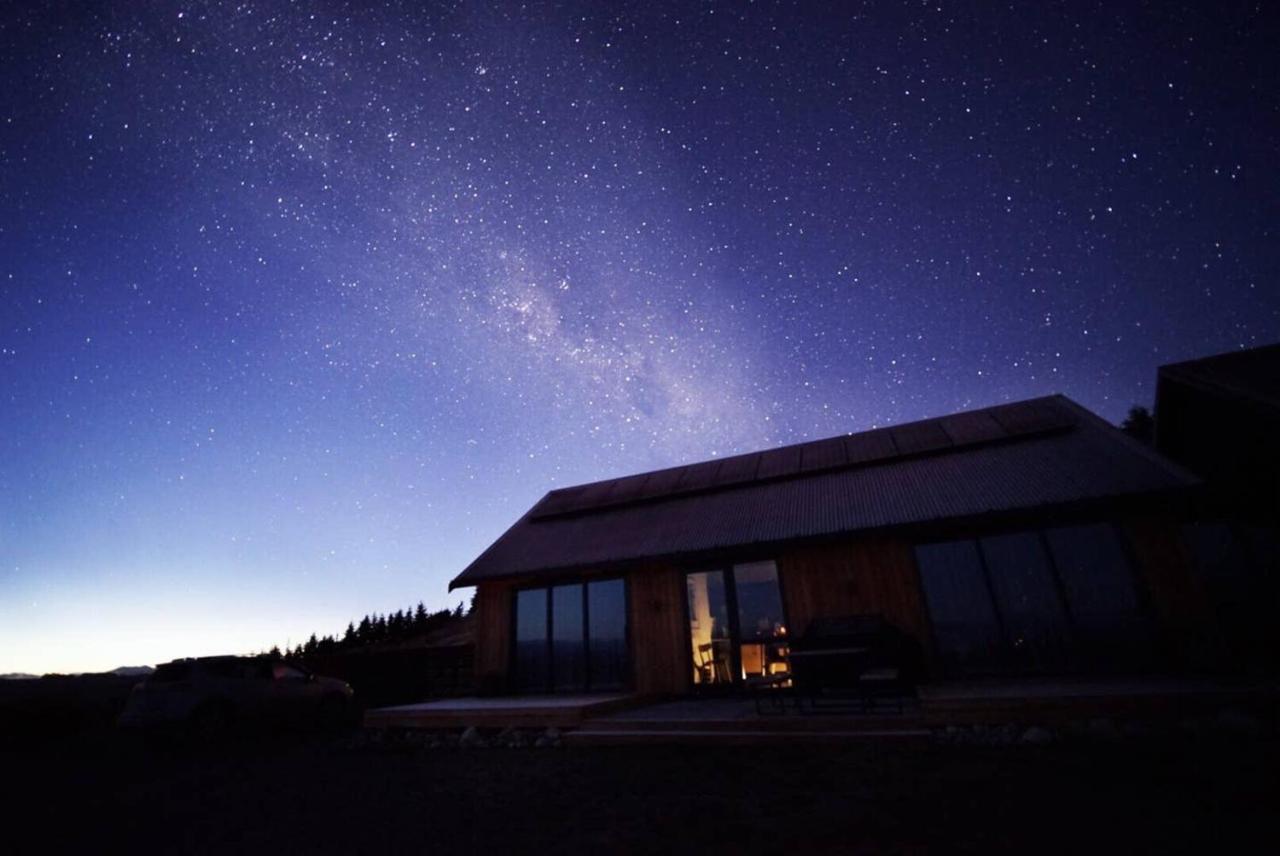 Fiordland Eco-retreat -- Panoramic Views -- Hot Tub Te Anau