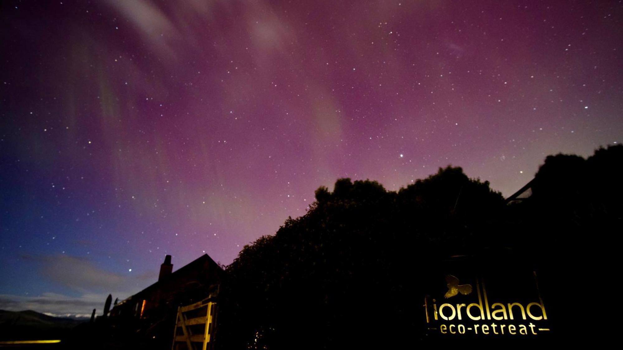 Fiordland Eco-retreat -- Panoramic Views -- Hot Tub